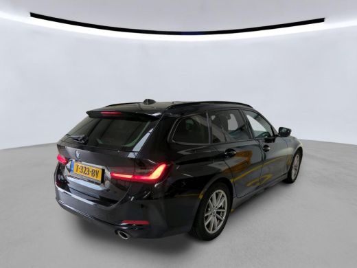 BMW 3 Serie Touring 318i NL-AUTO | PANODAK | PDC | Curved Display ActivLease financial lease