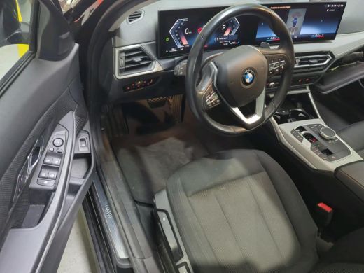 BMW 3 Serie Touring 318i NL-AUTO | PANODAK | PDC | Curved Display ActivLease financial lease