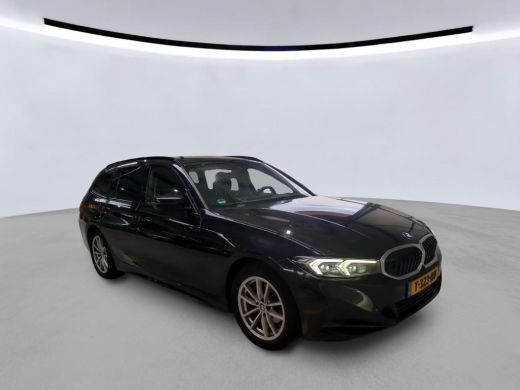 BMW 3 Serie Touring 318i NL-AUTO | PANODAK | PDC | Curved Display ActivLease financial lease