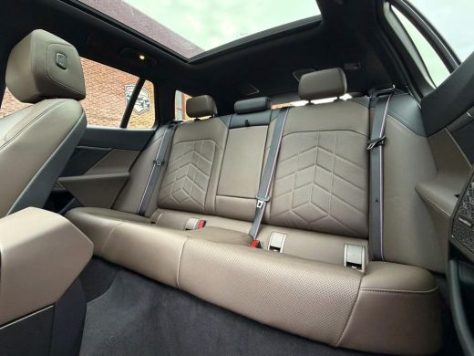 BMW 5 Serie Touring 530e Touring M Sport Pro | B&W | Active Steering ActivLease financial lease