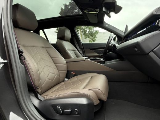 BMW 5 Serie Touring 530e Touring M Sport Pro | B&W | Active Steering ActivLease financial lease
