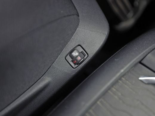 Citroën Grand C4 Spacetourer 1.2 PureTech Sport 7 Persoons (APPLE CARPLAY, STOELVERWARMING, NAVI, GETINT GLAS, SPORTSTOELEN, C... ActivLease financial lease