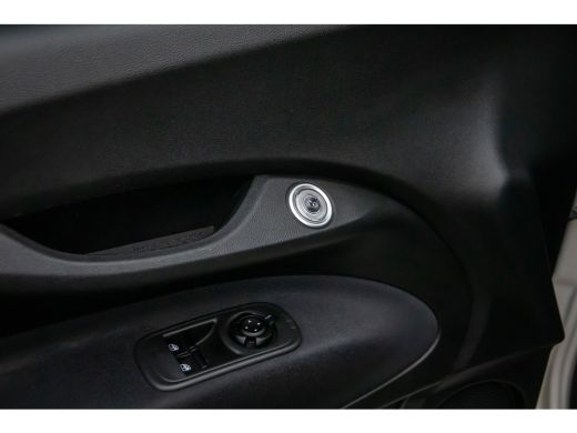 Fiat 500 Icon 42 kWh | Achteruitrijcamera | Cruise Control | Keyless start | Parkeersensoren Voor/Achter |... ActivLease financial lease