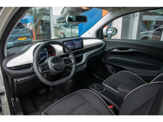 Fiat 500 Icon 42 kWh | Achteruitrijcamera | Cruise Control | Keyless start | Parkeersensoren Voor/Achter |... ActivLease financial lease