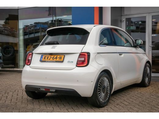 Fiat 500 Icon 42 kWh | Achteruitrijcamera | Cruise Control | Keyless start | Parkeersensoren Voor/Achter |... ActivLease financial lease