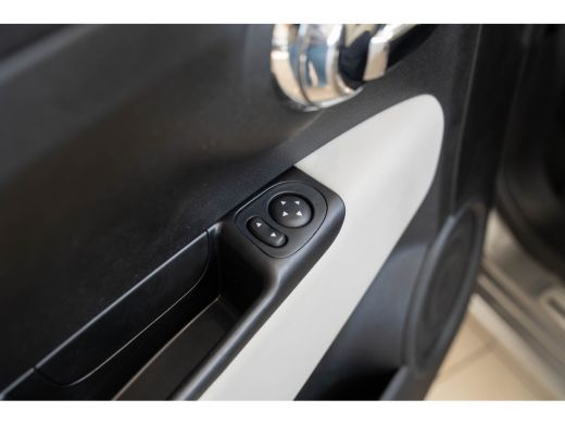 Fiat 500C 1.0 Hybrid Dolcevita | Parkeersensoren | Airco | Cruise Controle | Bluetooth | Lichtmetalen velge... ActivLease financial lease