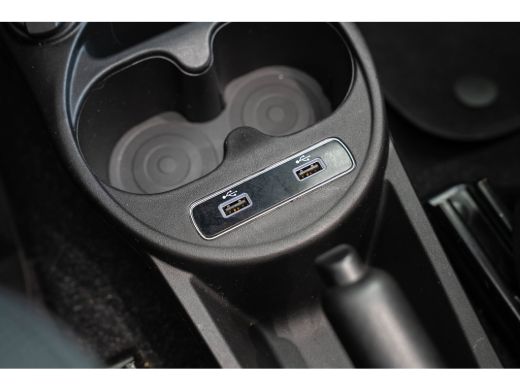 Fiat 500C 1.0 Hybrid Dolcevita | Parkeersensoren | Airco | Cruise Controle | Bluetooth | Lichtmetalen velge... ActivLease financial lease