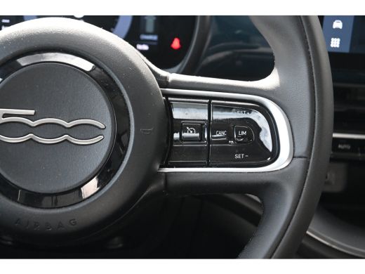 Fiat 500e Icon 42kWh 97,65%SOH! | Navi by App | Achteruitrijcamera | Stoelverwarming | DAB | Cruise Control... ActivLease financial lease