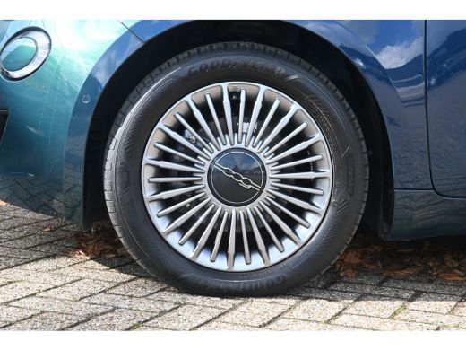 Fiat 500e Icon 42kWh 97,65%SOH! | Navi by App | Achteruitrijcamera | Stoelverwarming | DAB | Cruise Control... ActivLease financial lease