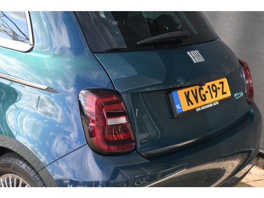 Fiat 500e Icon 42kWh 97,65%SOH! | Navi by App | Achteruitrijcamera | Stoelverwarming | DAB | Cruise Control... ActivLease financial lease