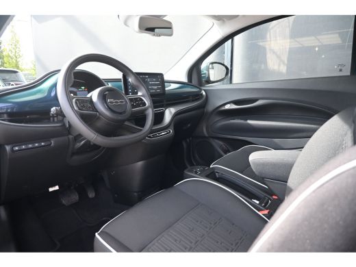 Fiat 500e Icon 42kWh 97,65%SOH! | Navi by App | Achteruitrijcamera | Stoelverwarming | DAB | Cruise Control... ActivLease financial lease