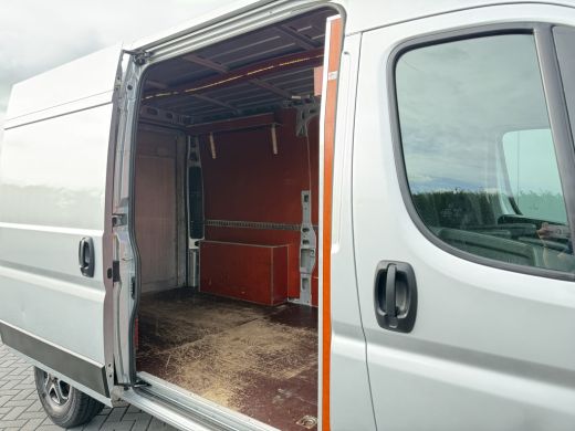 Fiat Ducato 2.3 MultiJet 161 PK AUTOMAAT / L2H2 / DHOLLANDIA LAADKLEP / AFNEEMBARE 3 TONS TREKHAAK / CAMERA /... ActivLease financial lease