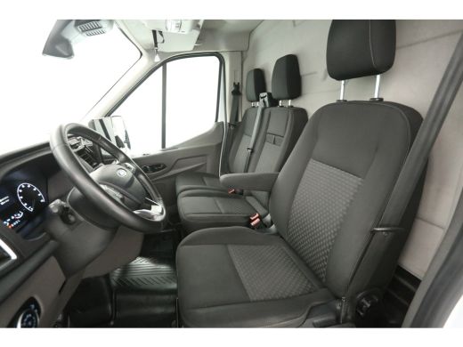 Ford E-Transit 75 kWh L3H3 | Snelladen | Clima | Camera | Carplay | Cruise | 3 Zits | Parkeersens. ActivLease financial lease