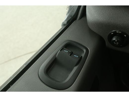 Ford E-Transit 75 kWh L3H3 | Snelladen | Clima | Camera | Carplay | Cruise | 3 Zits | Parkeersens. ActivLease financial lease