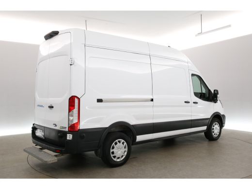 Ford E-Transit 75 kWh L3H3 | Snelladen | Clima | Camera | Carplay | Cruise | 3 Zits | Parkeersens. ActivLease financial lease