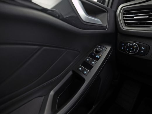 Ford Focus 1.0 EcoBoost Hybrid ST Line X 125Pk (APPLE CARPLAY, GROOT NAVI, STUUR/STOELVERWARMING, SPORTSTOEL... ActivLease financial lease