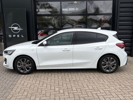 Ford Focus 1.0 Hybrid 125 PK ST Line | NAVIGATIE + APPLE CARPLAY/ANDROID AUTO| PARKEERSENSOREN V+A| FULL LED... ActivLease financial lease