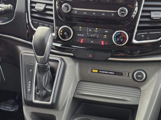 Ford Transit Custom 320 2.0 TDCI 170PK Dubbele cabine Automaat | Adapt. Cruise | Leer|  Trekhaak | Xenon | Camera | S... ActivLease financial lease
