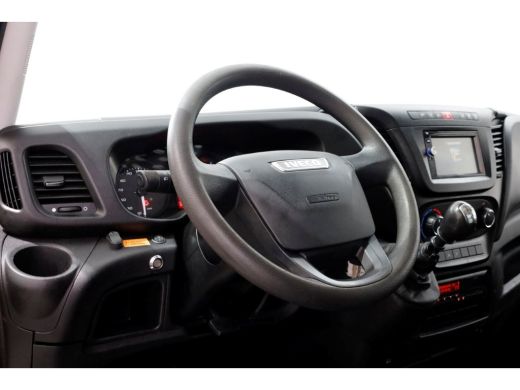 Iveco Daily 35C14 136pk E6 Open Laadbak met laadklep en trekhaak 3500kg 04-2019 ActivLease financial lease