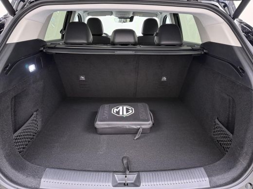MG HS 1.5 Luxury VAN: &euro; 39.900- VOOR: &euro; 33.330,- UW HERFSTVOORDEEL: &euro; 6.470| ,-PLUG-IN HYBRIDE | 272 PK... ActivLease financial lease