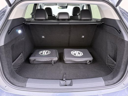 MG HS 1.5 Luxury VAN: &euro; 39.900- VOOR: &euro; 33.330,- UW HERFSTVOORDEEL: &euro; 6.470| PLUG-IN HYBRIDE | 272 PK |... ActivLease financial lease