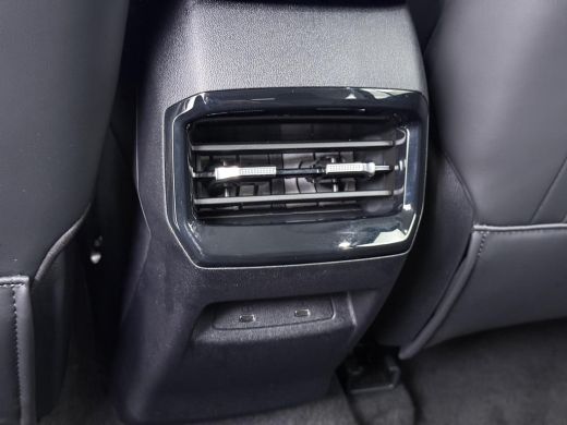 MG HS 1.5 Luxury VAN: &euro; 39.900- VOOR: &euro; 33.330,- UW HERFSTVOORDEEL: &euro; 6.470| PLUG-IN HYBRIDE | 272 PK |... ActivLease financial lease