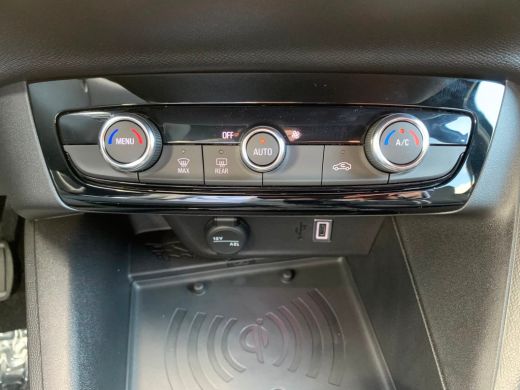 Opel Corsa GS | Dode hoek waarschuwing | LED koplampen met LED dagrijverlichting | Licht -en regensensor ActivLease financial lease