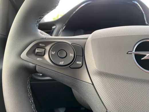 Opel Corsa GS | Dode hoek waarschuwing | LED koplampen met LED dagrijverlichting | Licht -en regensensor ActivLease financial lease