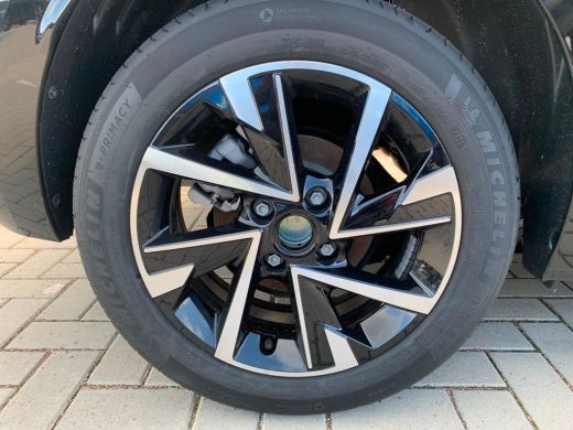Opel Corsa GS | Dode hoek waarschuwing | LED koplampen met LED dagrijverlichting | Licht -en regensensor ActivLease financial lease