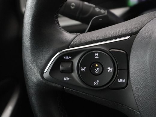 Opel Grandland X | SOH 98,6 | Cruise control | Stuurverwarming | Carplay | Parkassist | LED | Climate control ActivLease financial lease