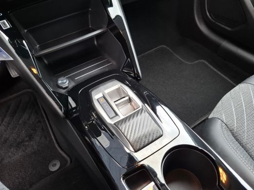 Peugeot 208 ALLURE Hybrid 110 e-DCS6 | 8 JAAR GARANTIE | CAMERA VOOR + ACHTER | NAVI | LED | DRAADLOOS CARPLAY | ActivLease financial lease