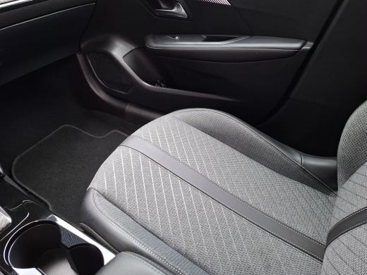 Peugeot 208 ALLURE Hybrid 110 e-DCS6 | 8 JAAR GARANTIE | CAMERA VOOR + ACHTER | NAVI | LED | DRAADLOOS CARPLAY | ActivLease financial lease