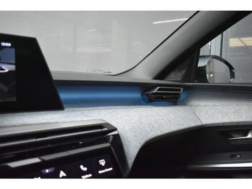 Peugeot 3008 1.6 plug-in Hybrid 195 GT Tot 8 Jaar Garantie! | Elektr. Achterklep | Stuur/Stoelverwarming | Nav... ActivLease financial lease