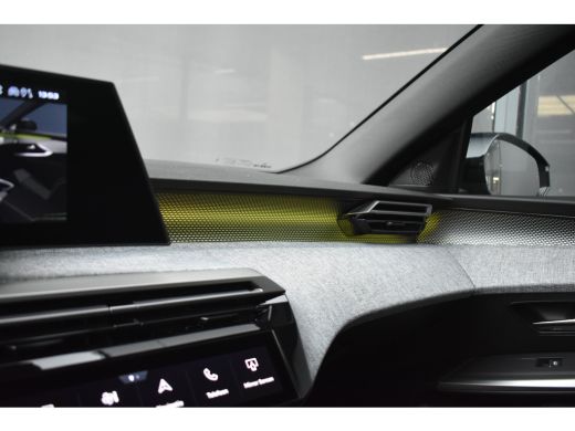 Peugeot 3008 1.6 plug-in Hybrid 195 GT Tot 8 Jaar Garantie! | Elektr. Achterklep | Stuur/Stoelverwarming | Nav... ActivLease financial lease