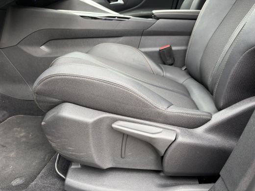 Peugeot 5008 GT HYBRID VAN:33.900,- VOOR:29.877,- UW HERFSTVOORDEEL: 4.023,- | 7 PER. | ADAPT. CRUISE CONTROL ... ActivLease financial lease