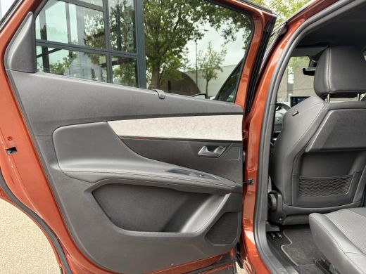 Peugeot 5008 GT HYBRID VAN:33.900,- VOOR:29.877,- UW HERFSTVOORDEEL: 4.023,- | 7 PER. | ADAPT. CRUISE CONTROL ... ActivLease financial lease