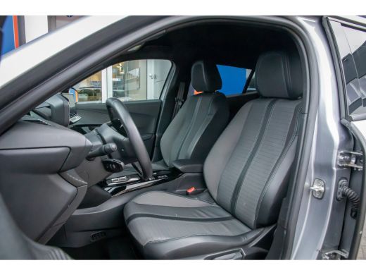 Peugeot e-2008 EV Allure 50 kWh | Cruise control | Parkeersensor achter | Lane Asist | Apple Carplay/Android Aut... ActivLease financial lease