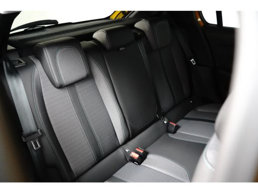 Peugeot e-208 EV Allure 50 kWh | SOH 100% | Camera | Stoelverwarming | Parkeersensoren | Apple Carplay & Androi... ActivLease financial lease