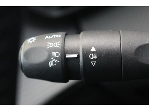 Peugeot e-208 EV Allure Pack 50 kWh | SOH 98% | Camera | Climate & Cruise Controle | Carplay | Keyless | | SOH ... ActivLease financial lease