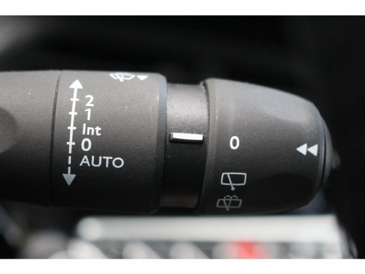 Peugeot e-208 EV Allure Pack 50 kWh | SOH 98% | Camera | Climate & Cruise Controle | Carplay | Keyless | | SOH ... ActivLease financial lease