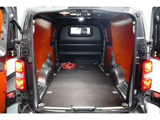 Toyota ProAce 75KWH EXTRA RANGE INNOVATOR LONG / NAVI / LEDER / CLIMA / KEYLESS / CAMERA / APPLE CARPLAY / WINT... ActivLease financial lease