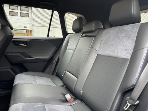 Toyota RAV4 2.5 Plug-in Hybrid AWD 300 First Edition ActivLease financial lease