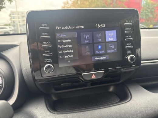 Toyota Yaris 1.5 Hybrid Dynamic | 06-10141018 Voor meer informatie ActivLease financial lease