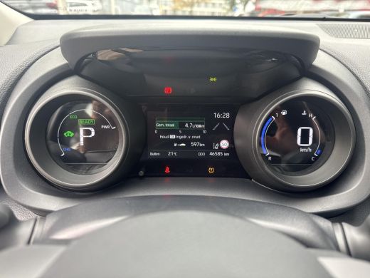 Toyota Yaris 1.5 Hybrid Dynamic | 06-10141018 Voor meer informatie ActivLease financial lease