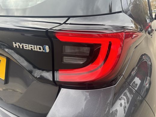 Toyota Yaris 1.5 Hybrid Dynamic | 06-10141018 Voor meer informatie ActivLease financial lease