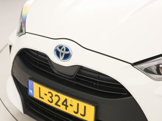 Toyota Yaris 1.5 Hybrid Dynamic Sport Automaat (NAVIGATIE, CAMERA, CLIMATE, SPORTSTOELEN, CRUISE, ELEK PAKKET,... ActivLease financial lease
