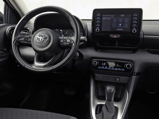 Toyota Yaris 1.5 Hybrid Dynamic Sport Automaat (NAVIGATIE, CAMERA, CLIMATE, SPORTSTOELEN, CRUISE, ELEK PAKKET,... ActivLease financial lease