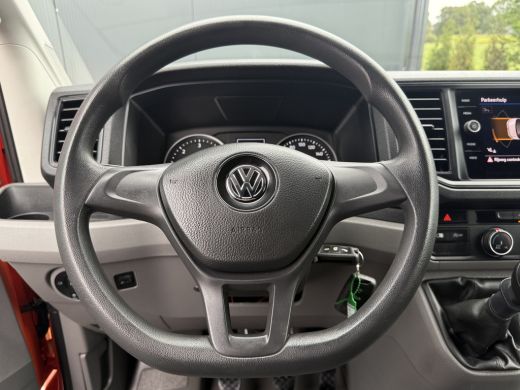 Volkswagen Crafter 35 2.0 TDI 177 PK / L3H3 / CAMERA / CRUISE / 3.5 TON TREKKEN / 3-ZITS / AIRCO / CARPLAY / GEVEERD... ActivLease financial lease