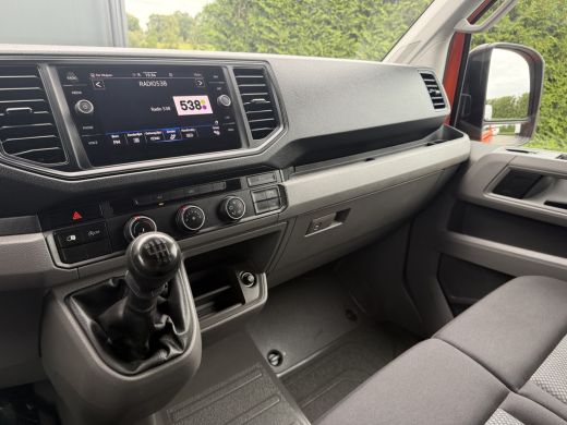 Volkswagen Crafter 35 2.0 TDI 177 PK / L3H3 / CAMERA / CRUISE / 3.5 TON TREKKEN / 3-ZITS / AIRCO / CARPLAY / GEVEERD... ActivLease financial lease