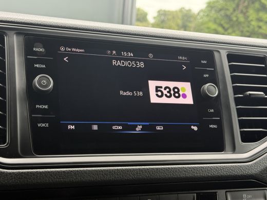 Volkswagen Crafter 35 2.0 TDI 177 PK / L3H3 / CAMERA / CRUISE / 3.5 TON TREKKEN / 3-ZITS / AIRCO / CARPLAY / GEVEERD... ActivLease financial lease